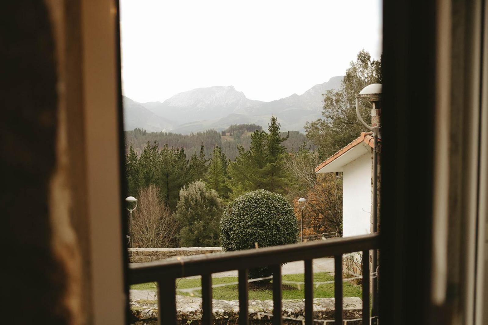 Hotel Garaiko Landetxea Durango Buitenkant foto